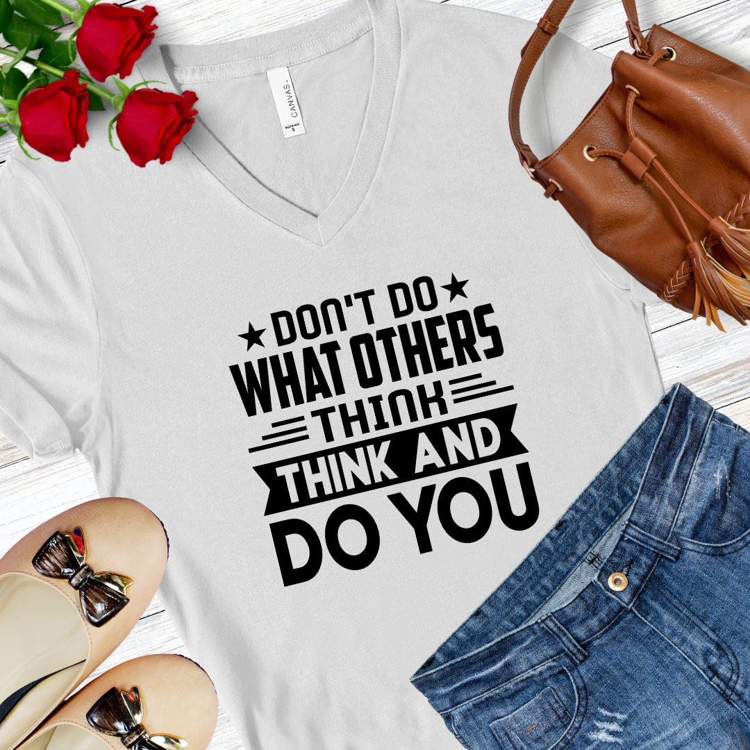 Peak Performance V-Neck T-Shirt-DoYou4Less